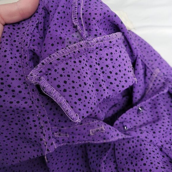 VINTAGE 70s blouse purple printed shoulder button polyester pleated S - Picture 7 of 10